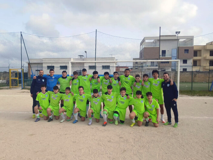 Squadra di calcio primi calci